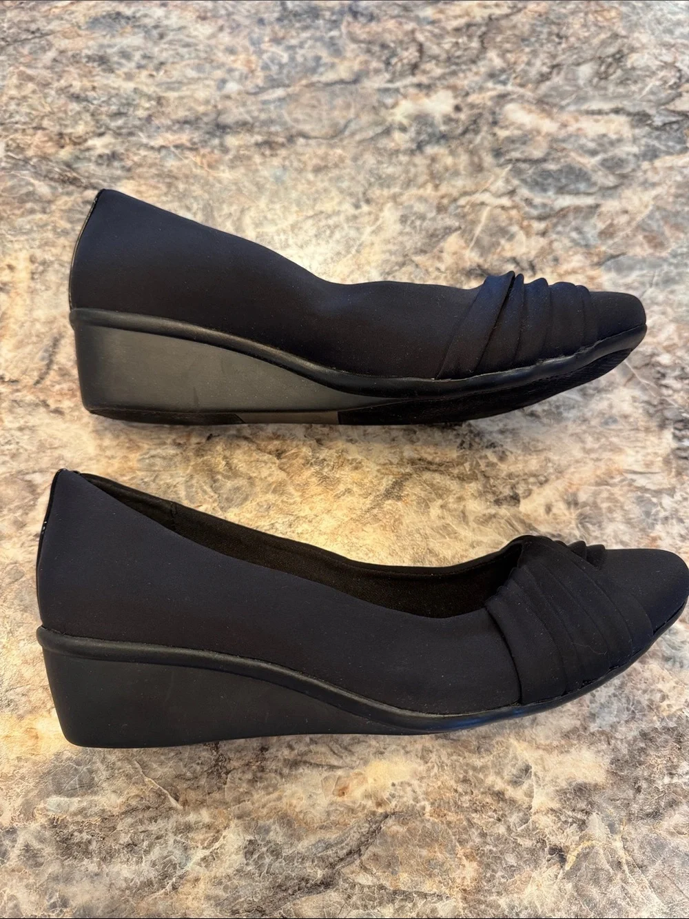 Black Ruched Rounded Toe Wedge Pumps
